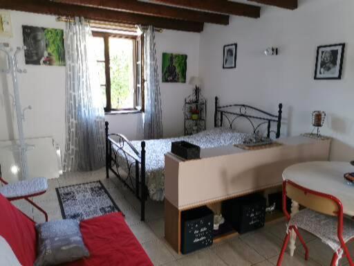 Studio très agréable totalement indépendant dans maison avec cour sans vis à vis Villa Vittel Esterno foto